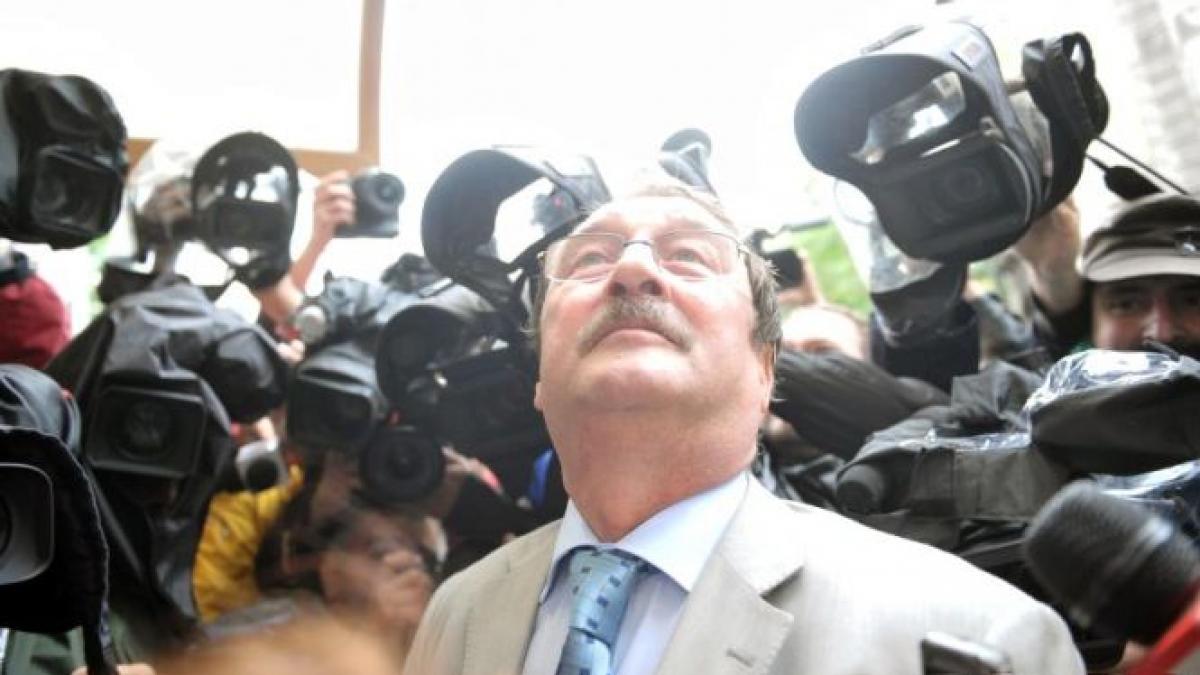 mircea basescu ramane in arest