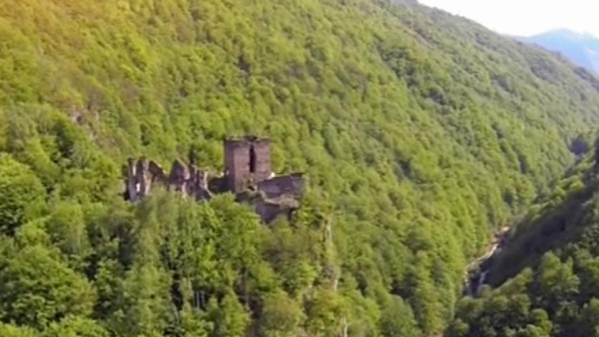 romania la inaltime cetatea colt si cetatea malaiesti judetul hunedoara