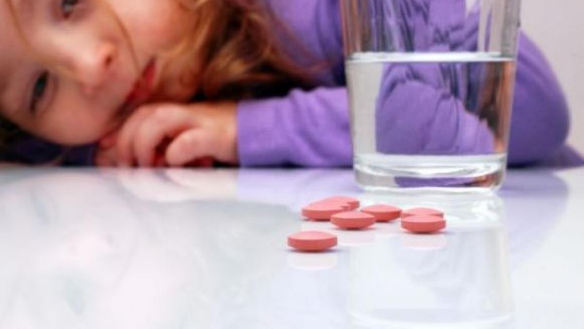 copil de aproape doi ani otravit de parintii divortati politia si protectia copilului ancheteaza