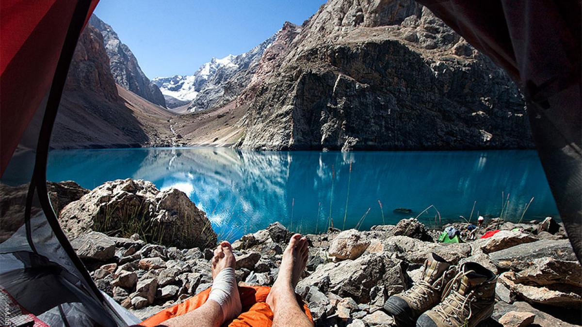 ce a vazut in fata ochilor dimineata cand si a deschis cortul am crezut ca visez credeam ca sunt