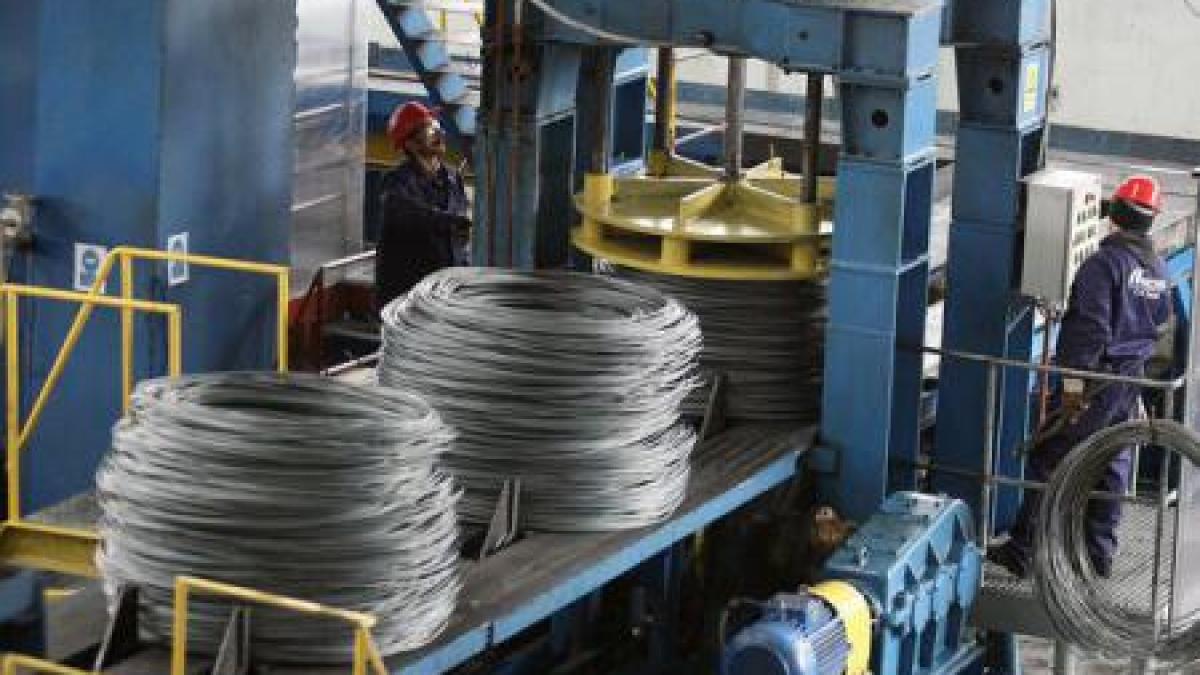 comisia pentru bugete a aprobat un ajutor pentru muncitorii disponibilizati din romania acesti bani