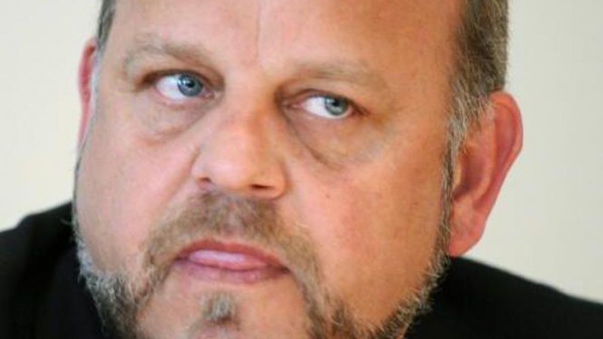 primarul din radauti retinut pentru ca a santajat un consilier sa se inscrie in pdl