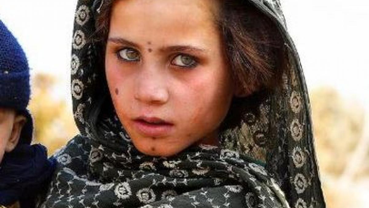 cum arata copilul acestei tinere ochii lui te rascolesc sunt tulburatori