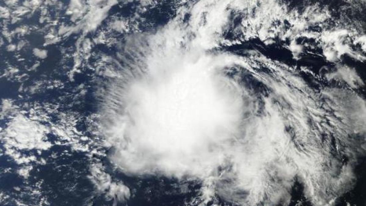 ploi abundente si vant puternic uraganul odile face ravagii in nord vestul mexicului