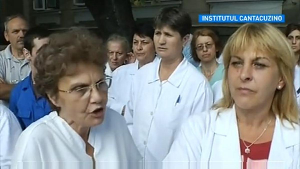protest cu scandal la institutul cantacuzino angajatii spun ca nu si au mai primit salariile de
