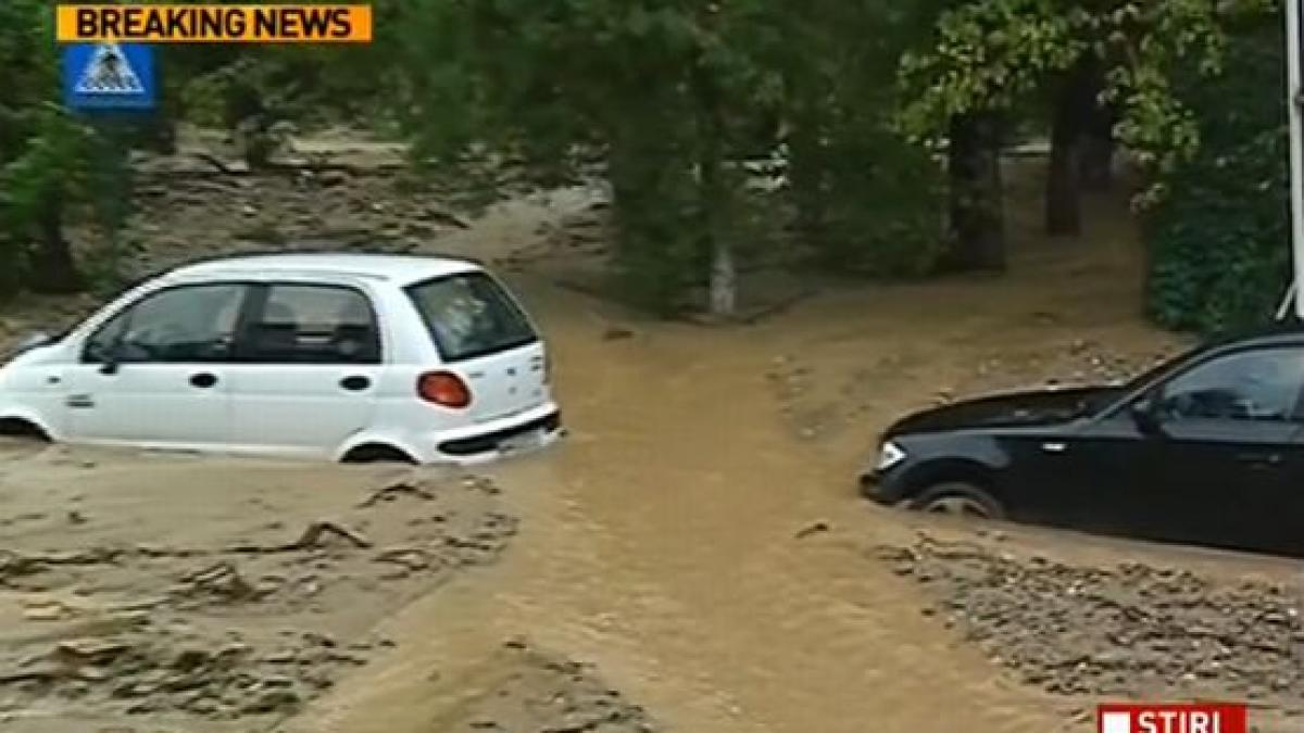 un mort si doi disparuti bilantul tragic al inundatiilor din sud vestul tarii