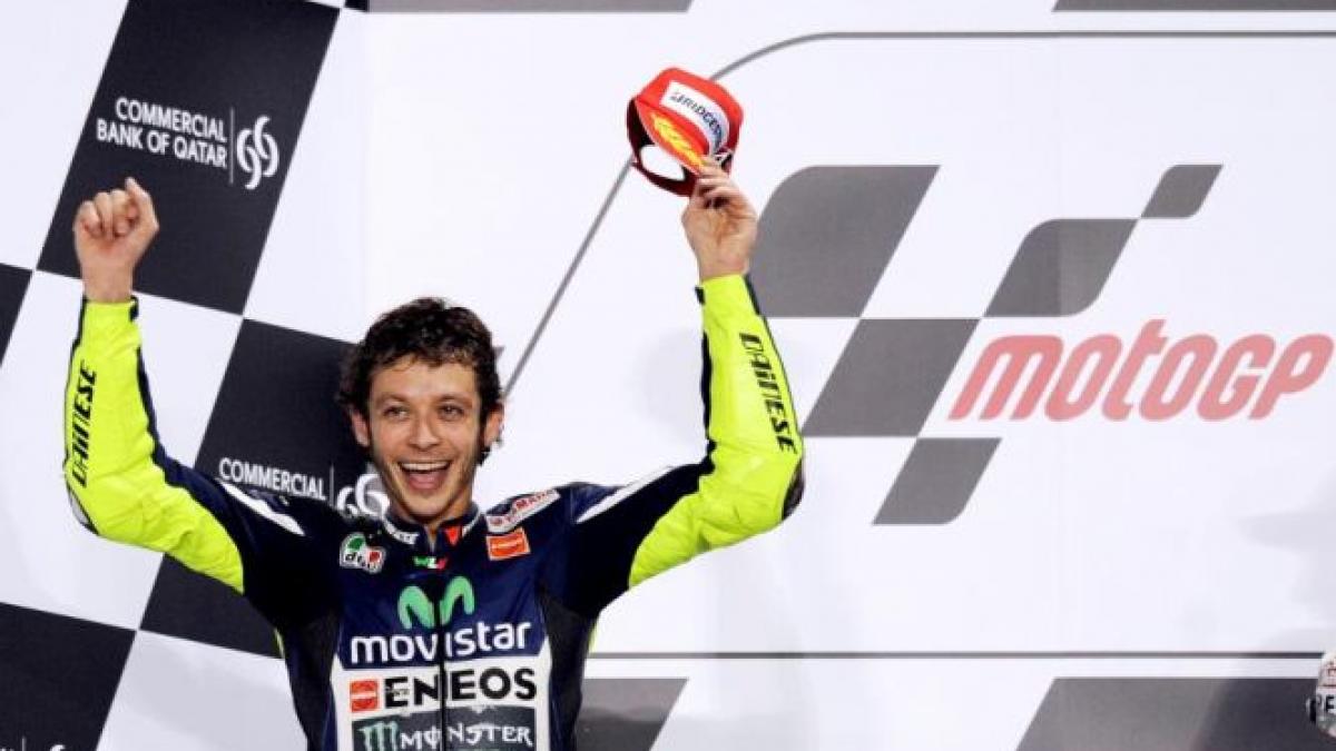 valentino rossi a obtinut prima victorie in 15 luni si a devenit primul pilot care castiga 5 000 de