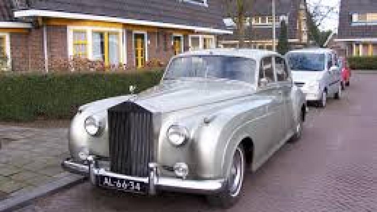 cea mai mare comanda din istoria rolls royce a cumparat 30 de masini pe 20 de milioane dolari in 5