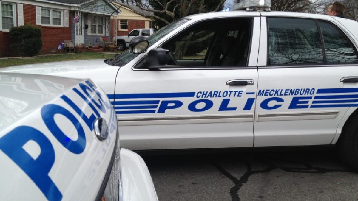 l a impuscat pe prietenul fiicei sale chiar in dormitorul ei tatal sustine ca a avut impresia ca e