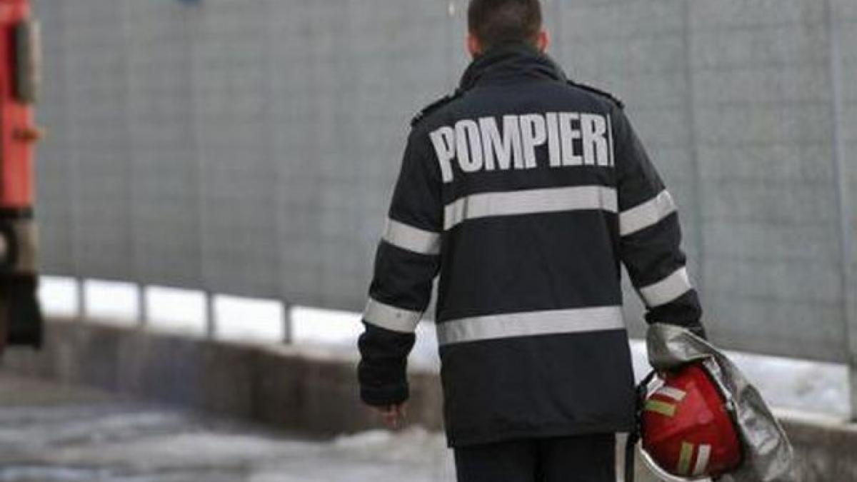 incendiu de proportii in zona pantelimon din capitala doua persoane s au intoxicat cu fum
