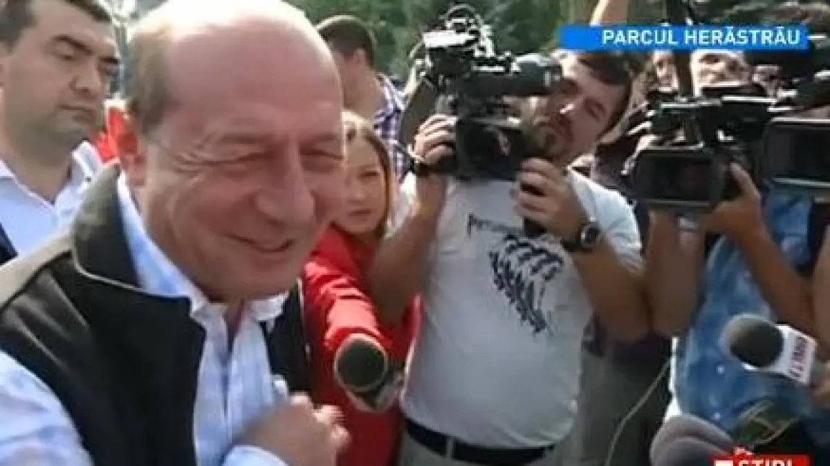 traian basescu a dat cu subsemnatul pentru elena udrea