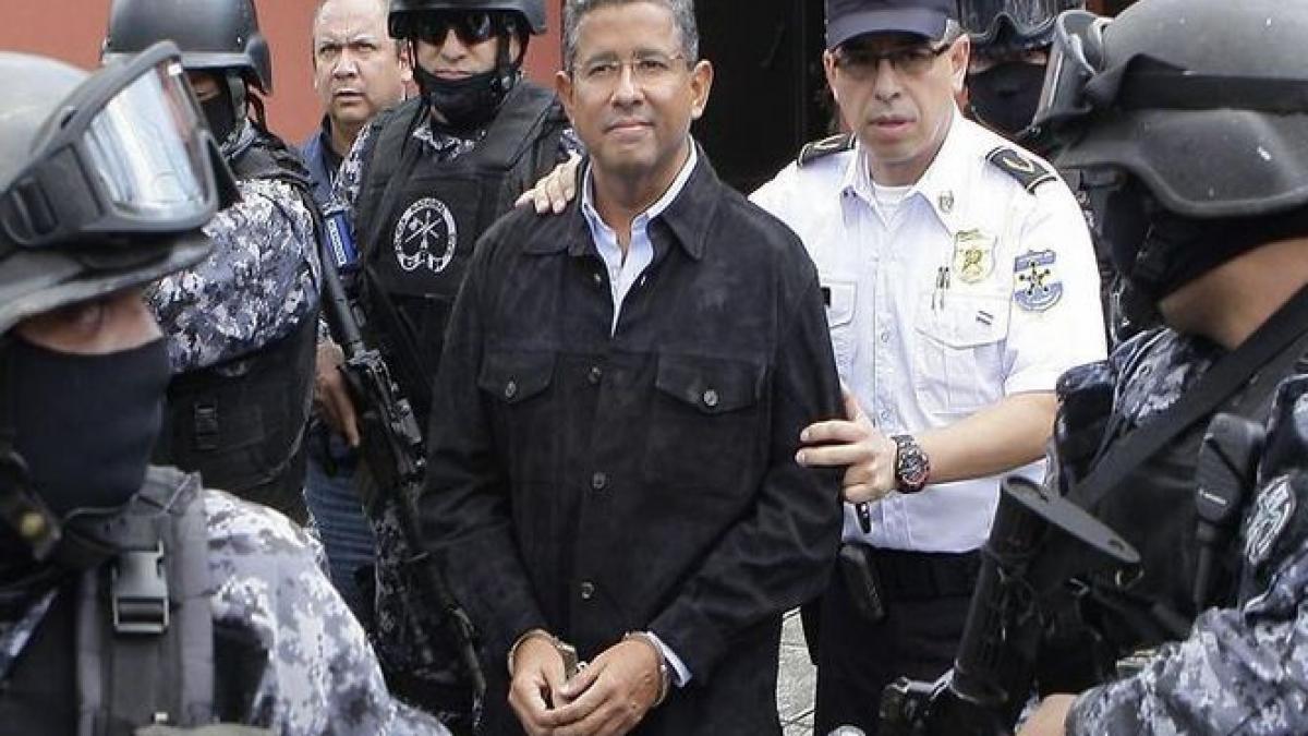 fostul presedinte din el salvador a fost inchis pentru coruptie