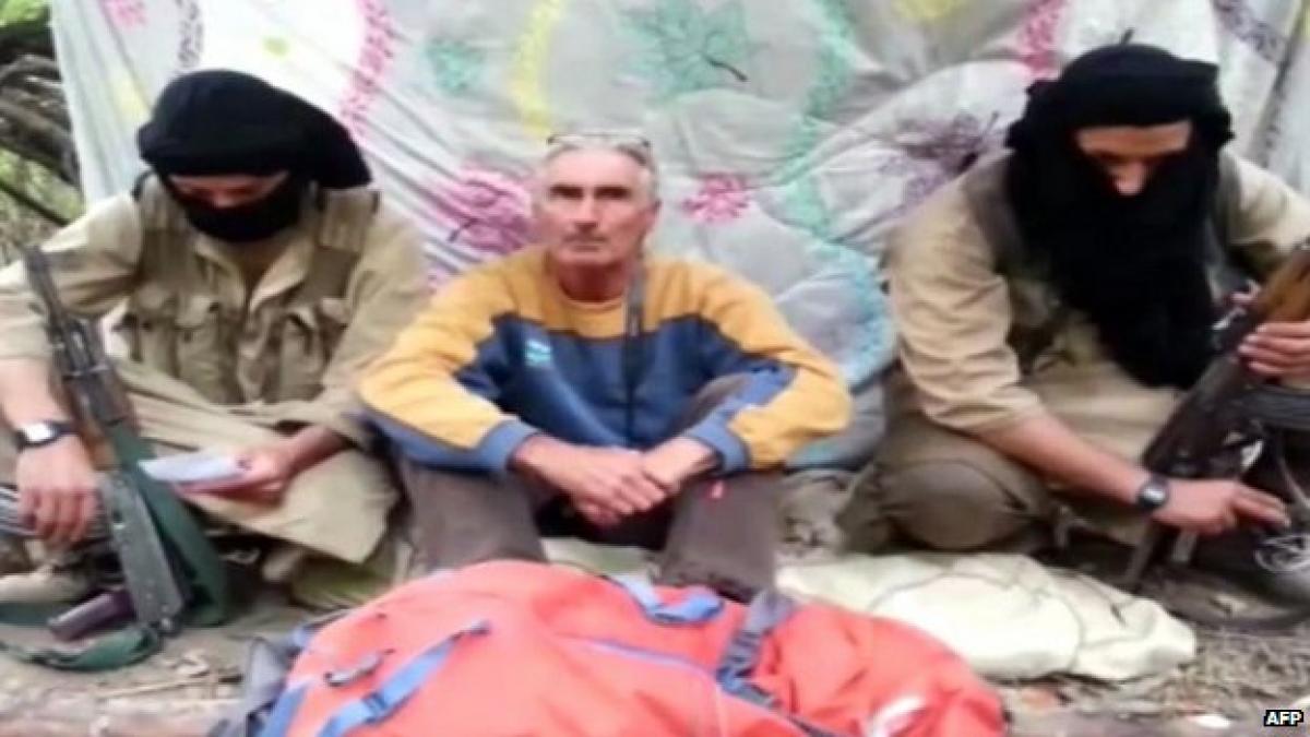 atacuri aeriene violente impotriva teroristilor si reactia lor este extrem de dureroasa pentru