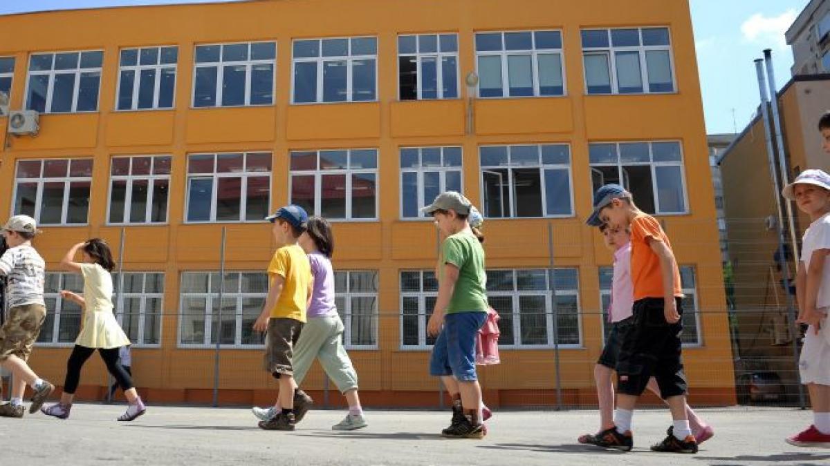 un baiat de 13 ani a fost batut pana la lesin de o profesoara minorul a ajuns la spital cu