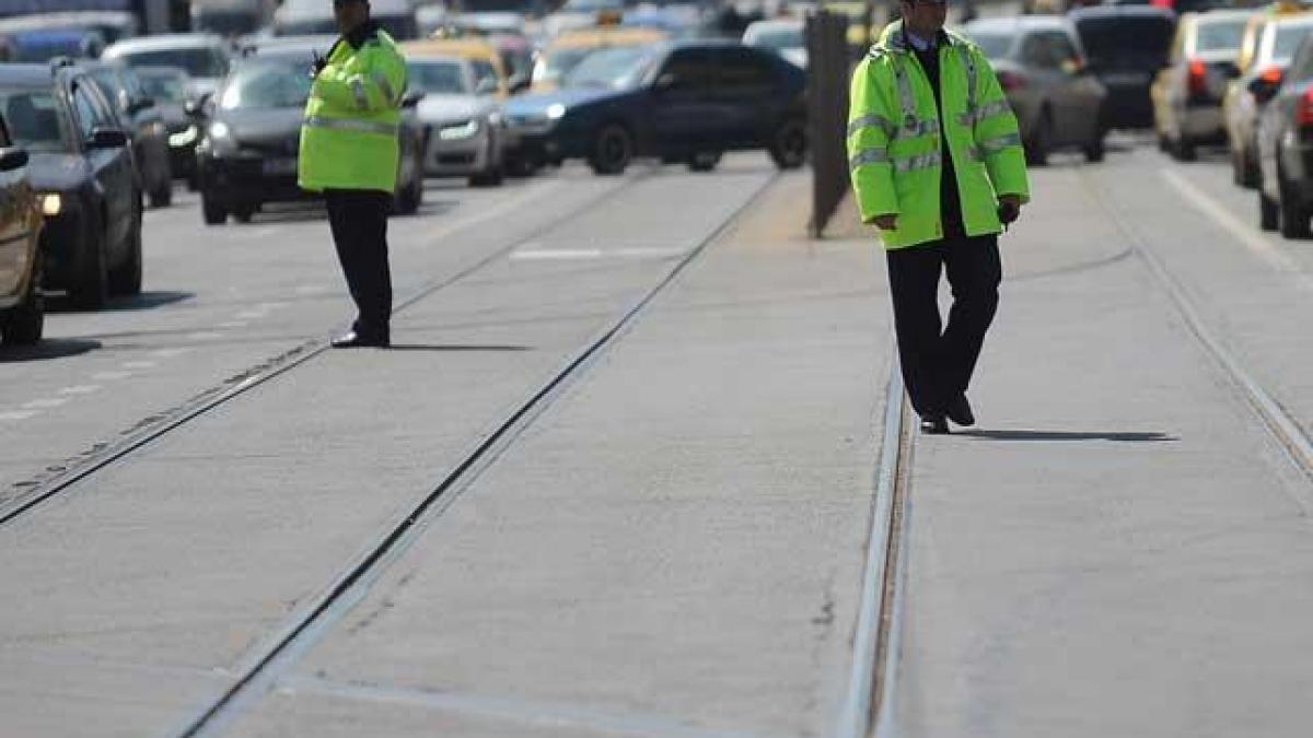 un sofer a fost batut si injunghiat dupa o sicana in trafic agresorii l au fortat sa intre cu