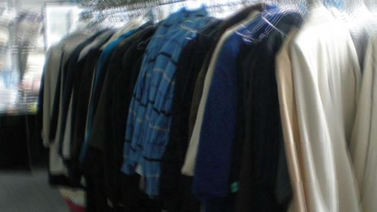 10 000 de lei curatati odata cu costumul lasat la o curatatorie din oras