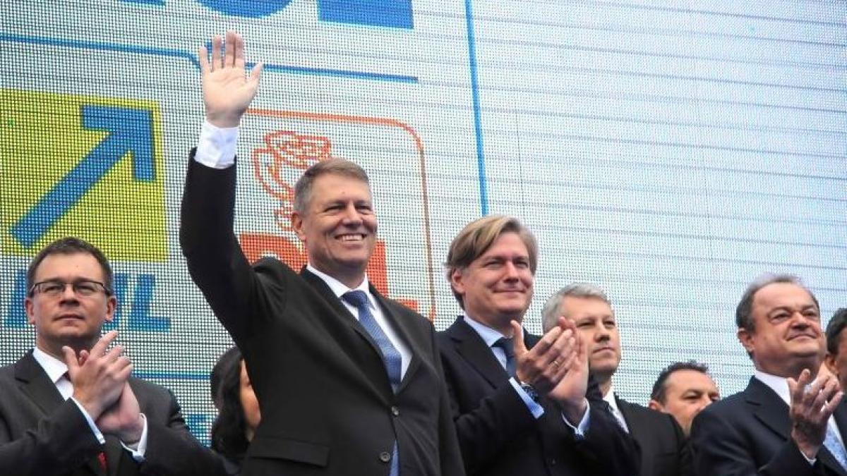 strategul lui traian basescu din 2004 campanie pentru liberalul klaus iohannis