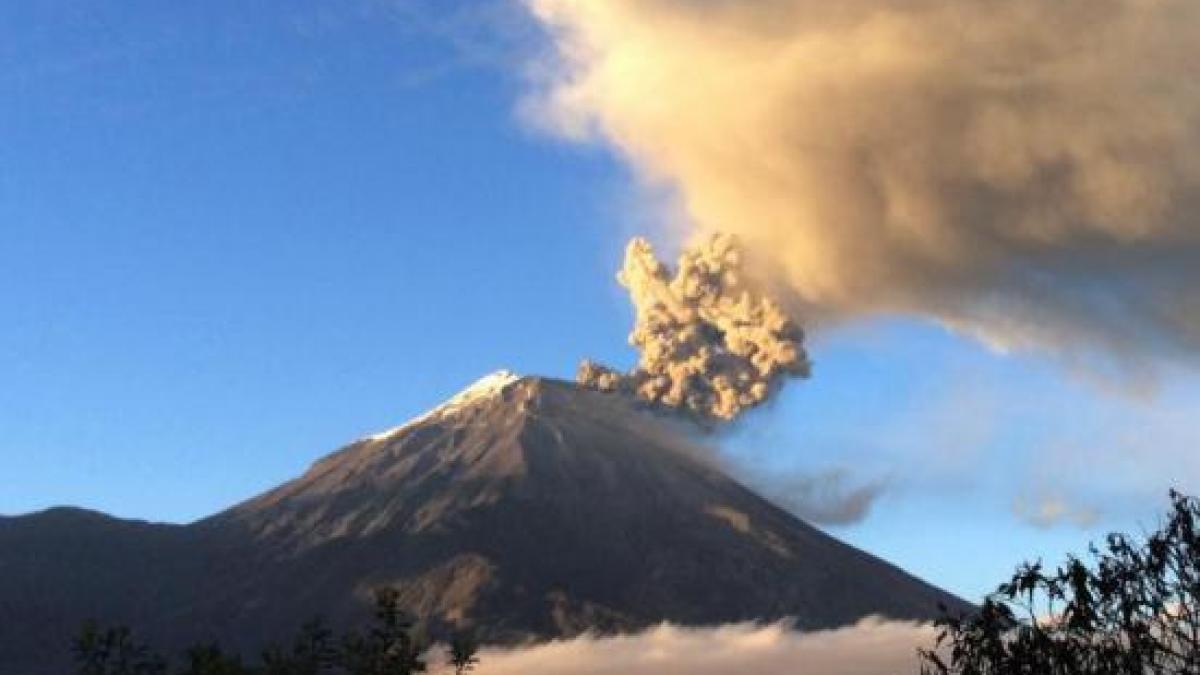 alte cinci persoane au fost gasite in stop cardiac aproape de vulcanul care a erupt in japonia