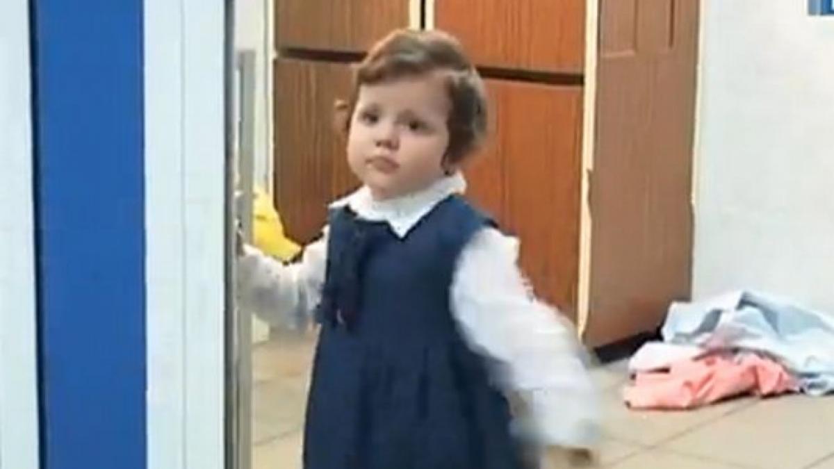 fetita subnutrita care a fost hranita numai cu pufuleti si ceai risca sa devina obeza