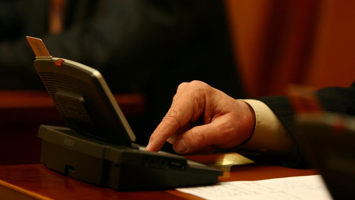 soarta a cinci ministri urmariti penal la mila lui traian basescu presedintele trebuie sa semneze