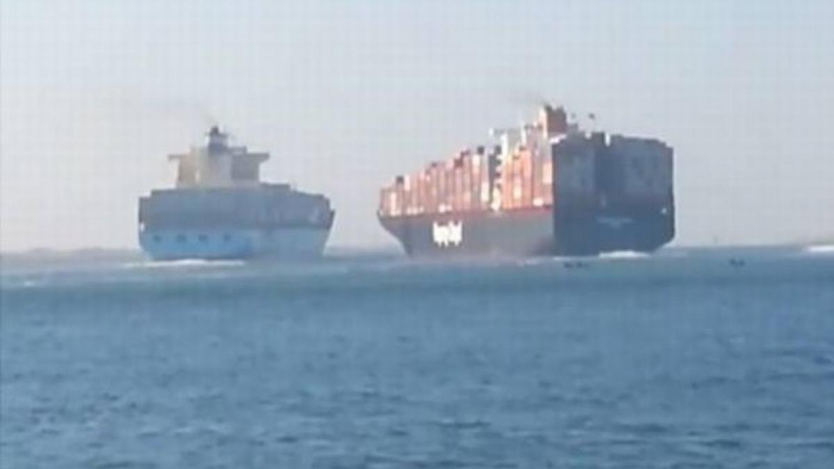 doua cargoboturi gigant s au ciocnit in canalul suez vireaza stanga nu cealalta parte stanga
