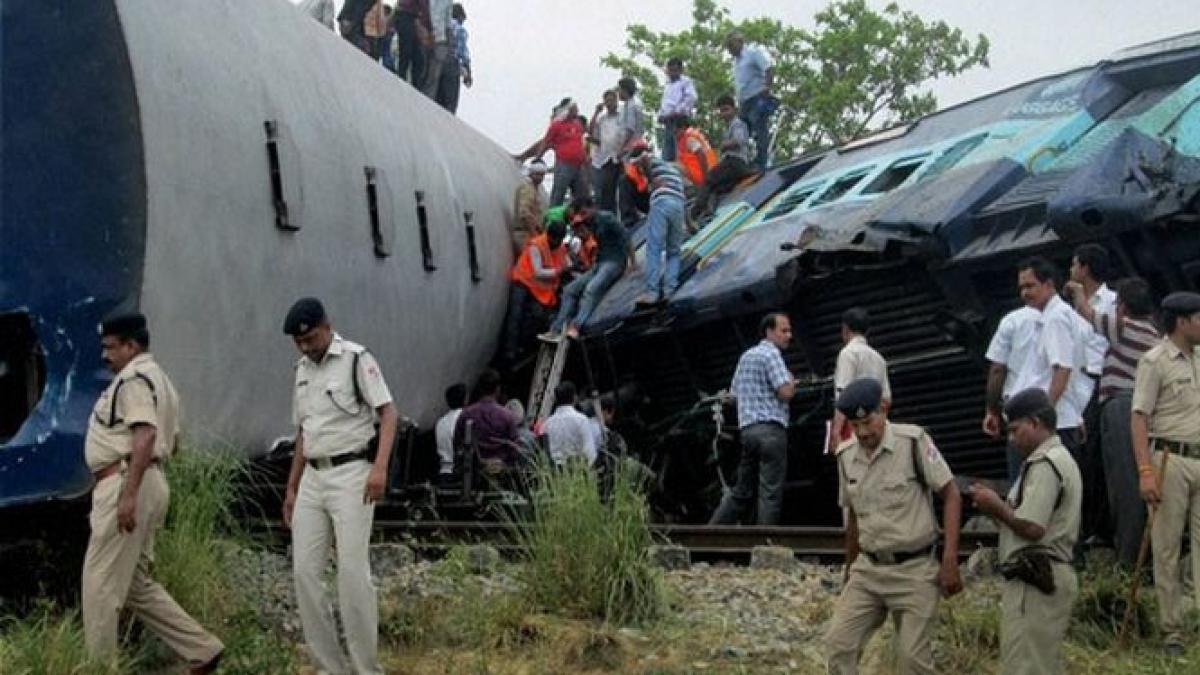 grav accident feroviar in india cel putin 12 persoane au murit strivite de vagoane