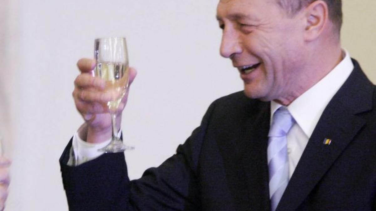 pe final de mandat basescu a gratiat o femeie cu 7 copii minori