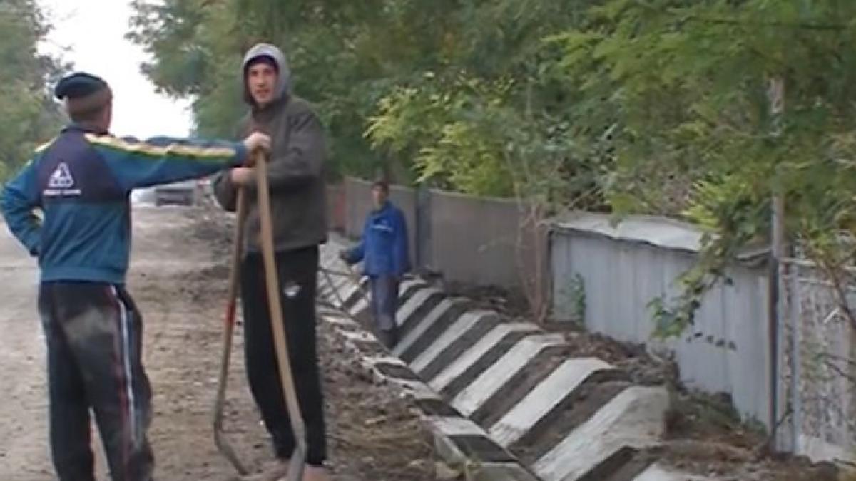 lucrare de mantuiala un sat izolat sute de oameni din comuna roma judetul botosani au ramas blocati