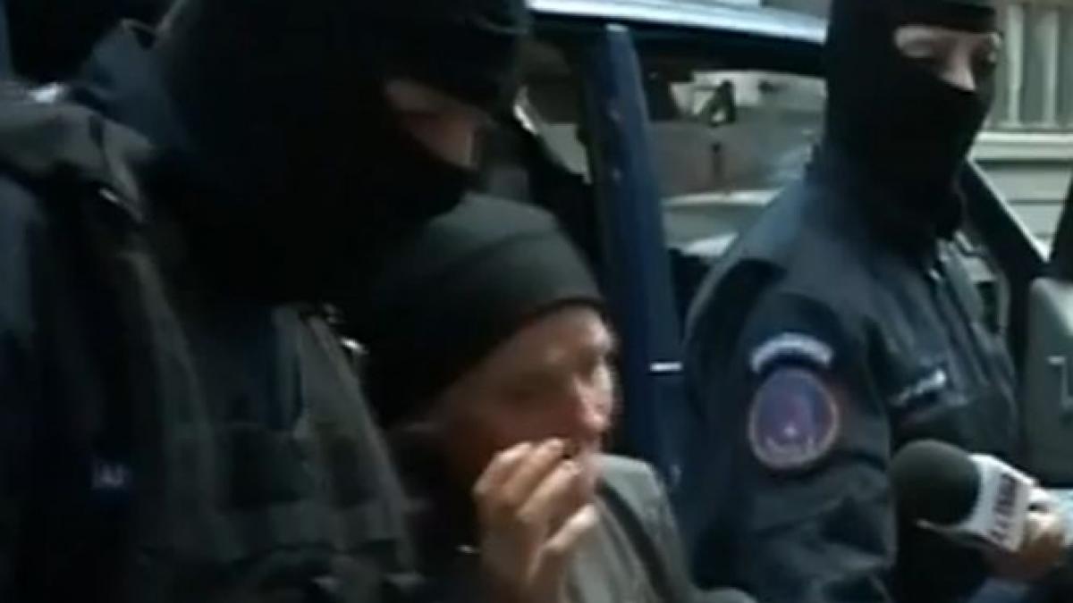 o batrana batjocorita de dna a fost trimisa in judecata