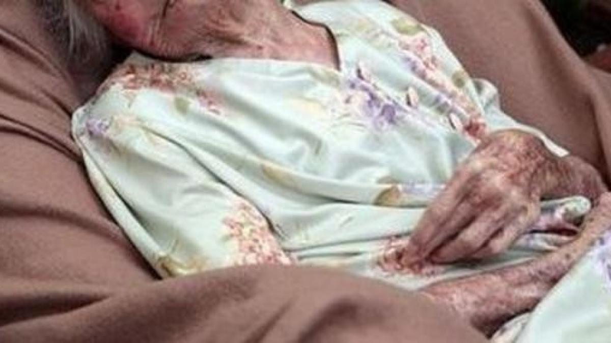 caz cutremurator in bacau parasita de copii o batrana de 82 de ani a fost gasita la un pas de