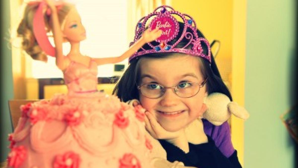 fetita mea vrea sa fie barbie despre modele si supermodele