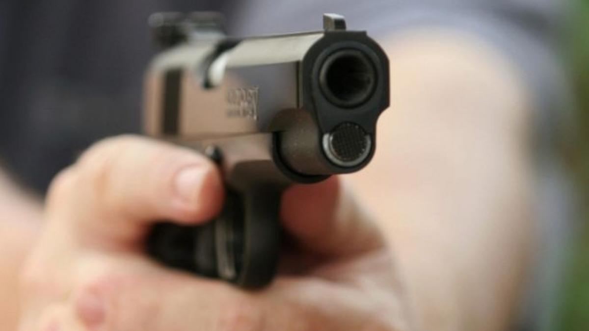 doi romani au fost raniti intr un atac armat in sudul italiei