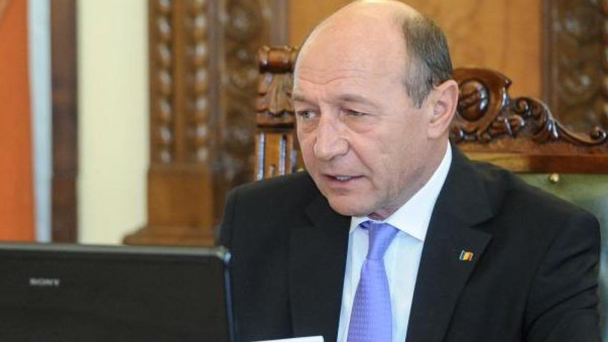 traian basescu 10 ani plini de coruptie