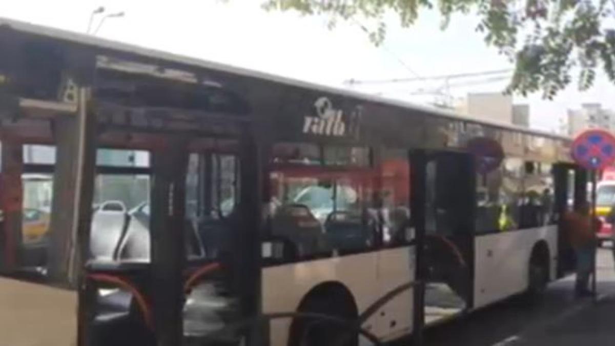 autobuz lovit de tramvai in zona dristor din bucuresti 10 oameni au fost raniti imagini de la locul