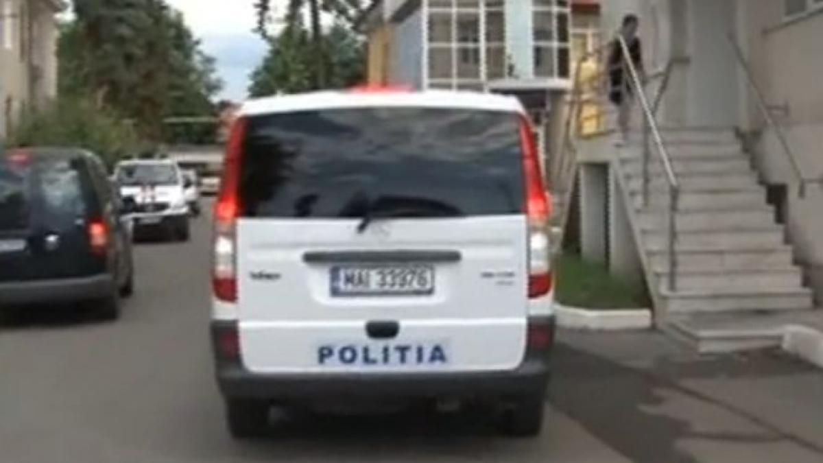 perchezitii la ministerul educatiei angajati ai ministerului au incercat sa fuga cu laptopurile