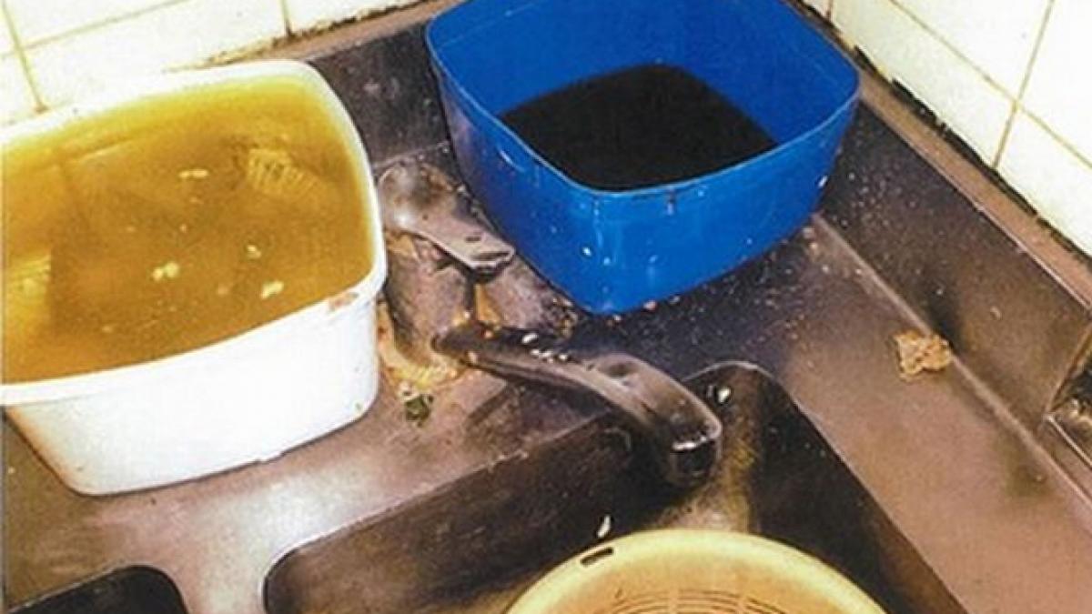 imagini scandaloase la spitalul din cluj mancarea pacientilor depozitata in apropierea sacilor cu