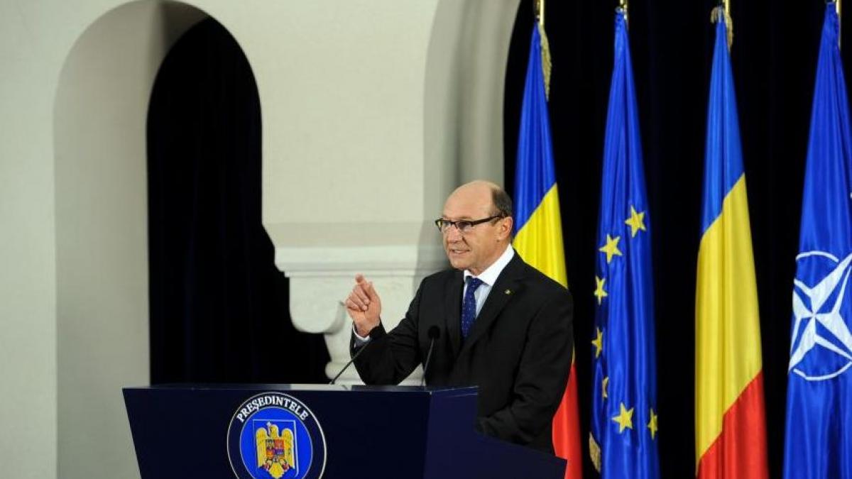 basescu ponta a fost un fripturist el a intrat in sie ca sa isi treaca niste cursuri in cv