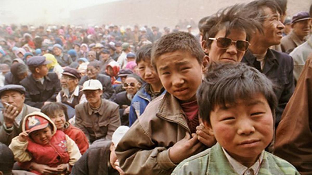 paradoxul chinez a doua putere economica a lumii are 82 de milioane de cetateni care supravietuiesc