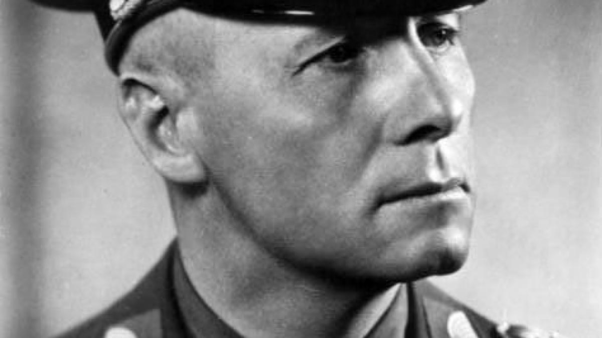 cine a fost erwin rommel supranumit vulpea desertului