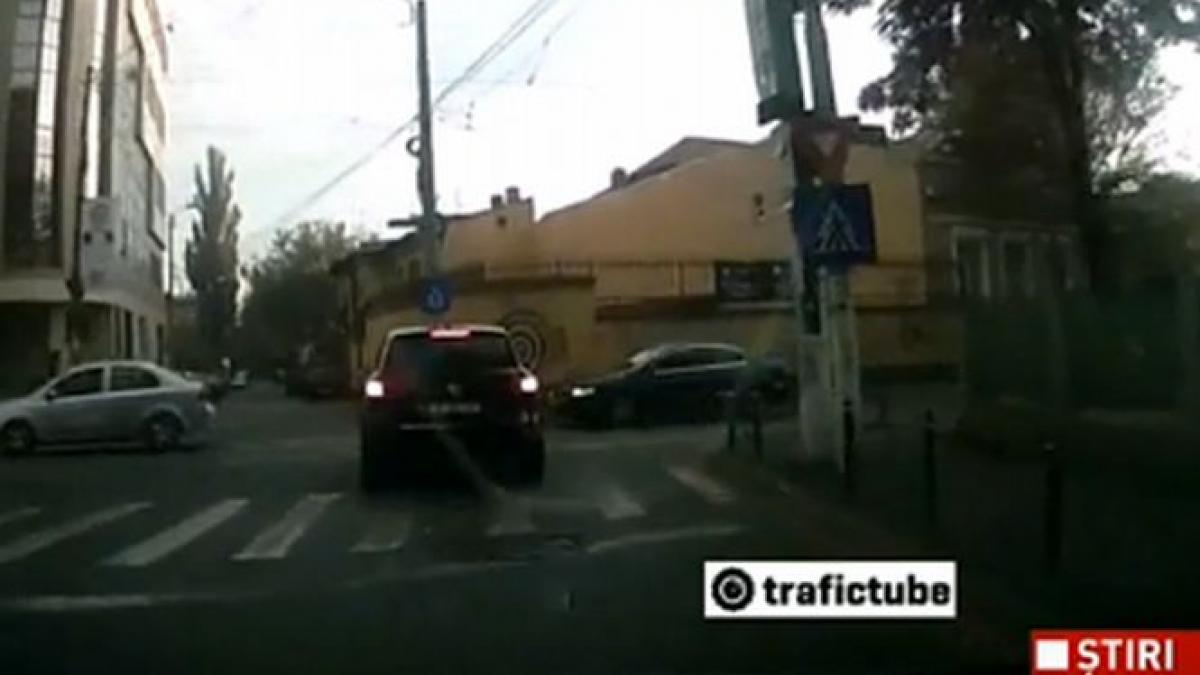 doua persoane accidentate pe o trecere de pietoni din capitala