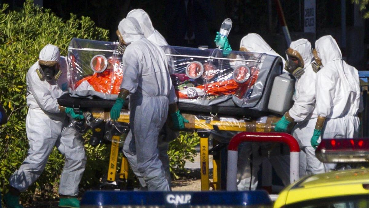 ebola pune stapanire pe madrid un nigerian a inceput sa se simta rau la bordul unui avion cu 183 de