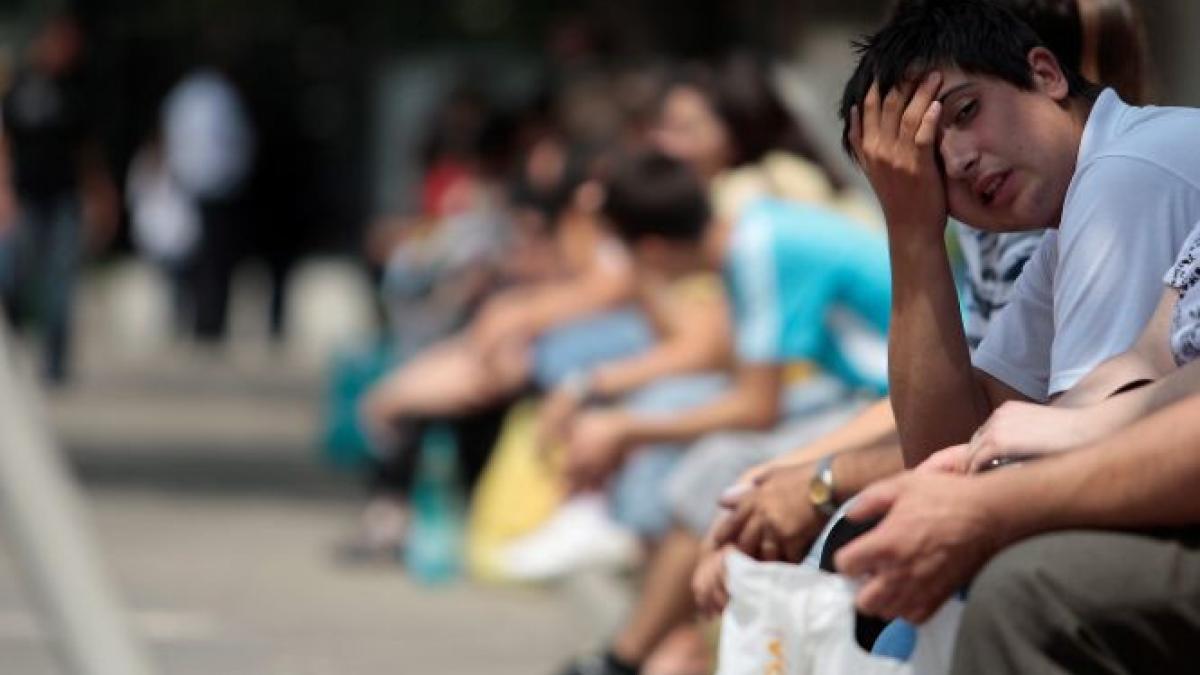 mai multi elevi ai unui liceu din capitala au fost raniti dupa ce un calorifer a cazut peste ei