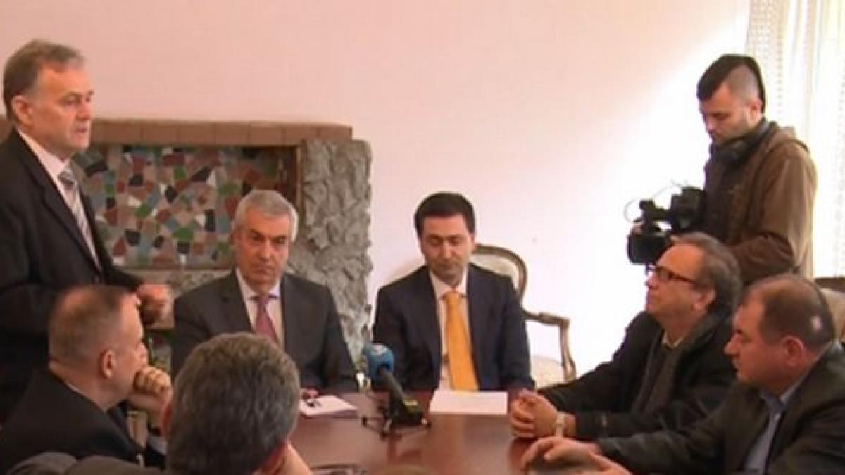 tariceanu alaturi de scriitorii de la chisinau