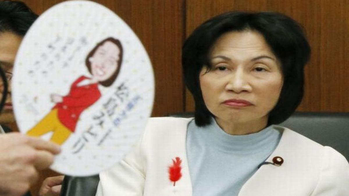 doua demisii in aceeasi zi ministrul justitiei si cel al industriei si comertului au parasit