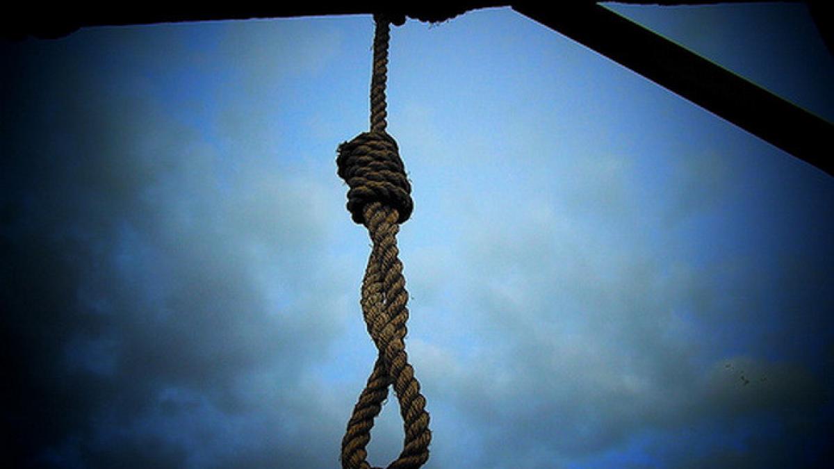 gest socant facut de un copil de 14 ani s a urcat in podul casei si s a spanzurat parintii sunt