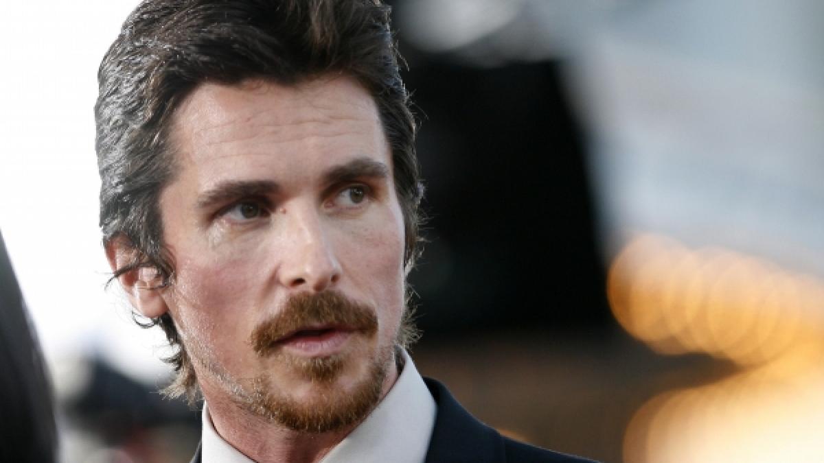 christian bale il va portretiza pe steve jobs intr un nou film biografic