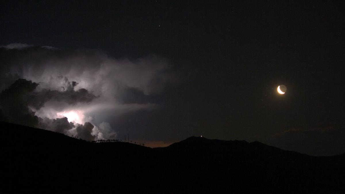 fenomenul rar care se va putea vedea pe cer dupa eclipsa din aceasta noapte nu ratati acest