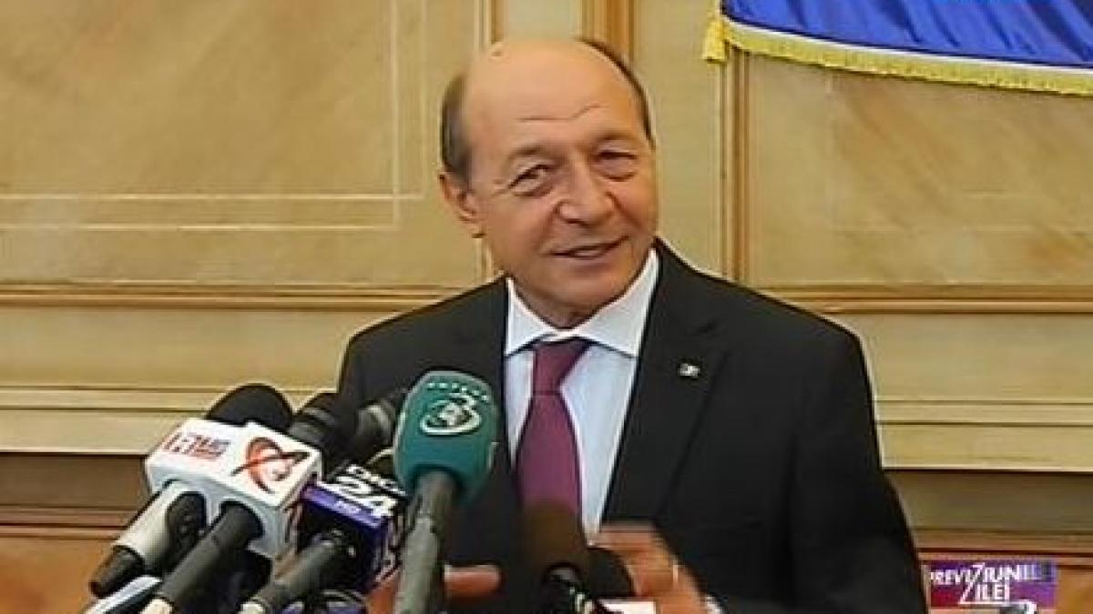 traian basescu romanii au de ales intre o marioneta a propriului partid si un incompatibil