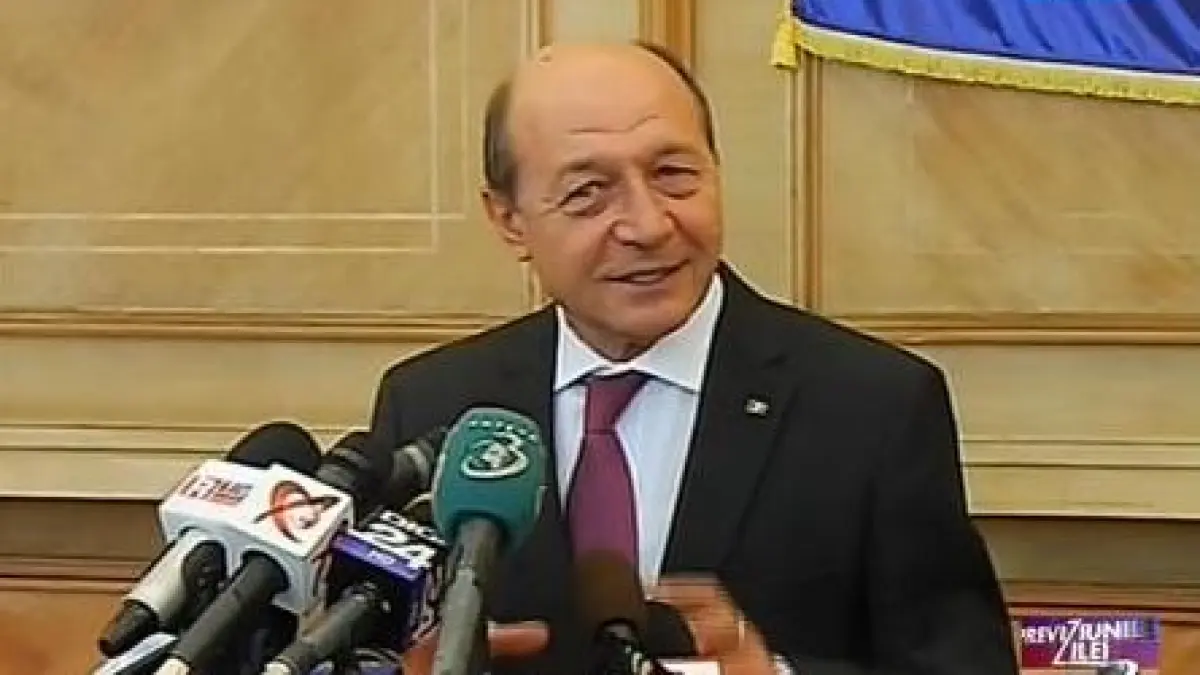 traian basescu romanii au de ales intre o marioneta a propriului partid si un incompatibil
