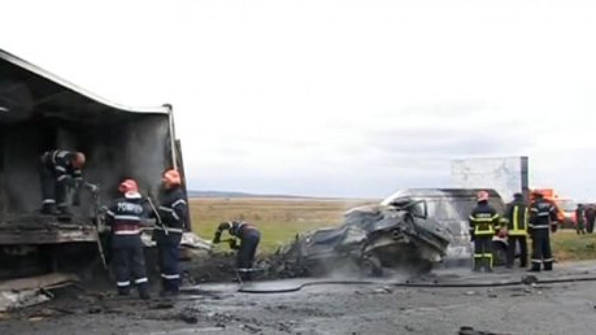 trei oameni au murit arsi de vii in urma unui accident cumplit